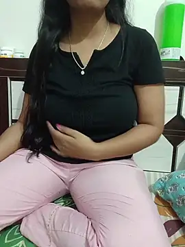 Queenlipx online show from 03-26-26, 04:34