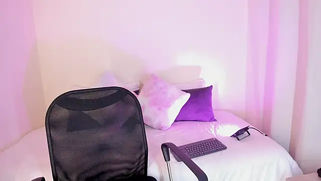 MIAA ROBERTSS online show from 03-25-26, 05:35