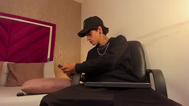 Dominic Foxx online show from 03-03-26, 12:22