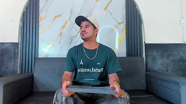 Latins on fire online show from 04-18-26, 07:29