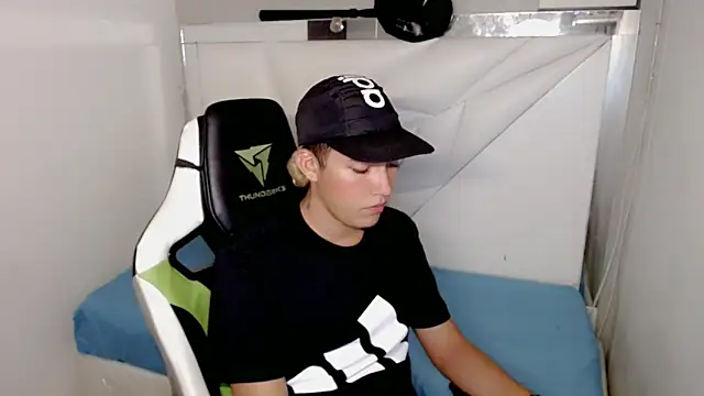 Street poemm  online show from 03-05-26, 04:19