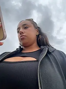 Eyssha online show from 04-22-26, 09:27