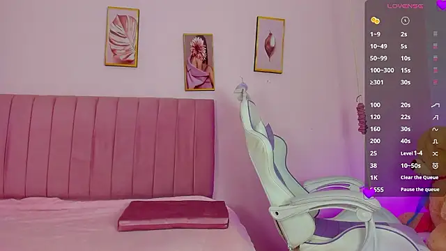 Zoow bluussh online show from 03-30-26, 12:06