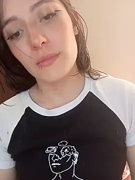 Snapshot of Sweett_Karol chatting on 03-07-26, 11:24 Sweett Karol online show from 03-07-26, 11:24