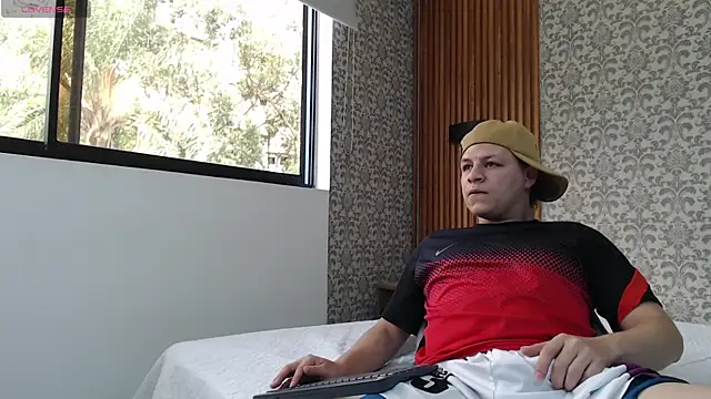 SamJoness  online show from 03-07-26, 07:33