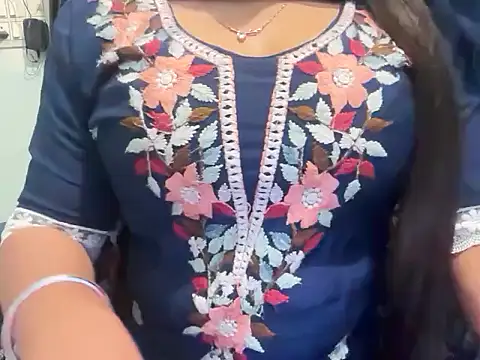 Avneet kaurr1 online show from 03-07-26, 06:27