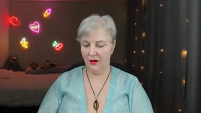 Mary-Leee online show from 04-01-26, 05:54