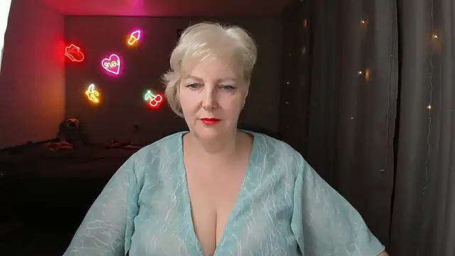 Mary-Leee online show from 06-01-26, 04:41