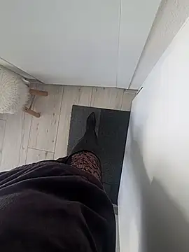 Heels Suisse online show from 03-09-26, 01:26