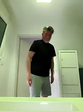 Snapshot of eruzam59000 chatting on 03-04-26, 03:18 eruzam59000 online show from 03-04-26, 03:18