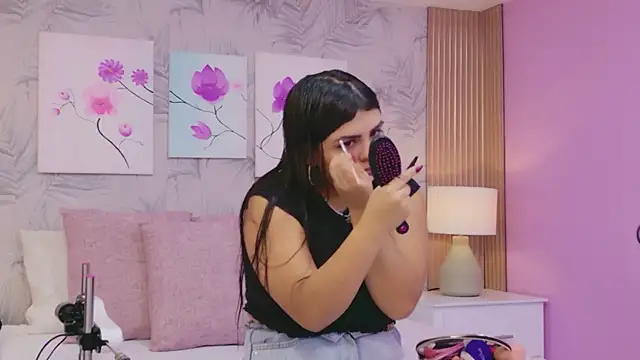 EmmaLeens online show from 04-24-26, 11:45