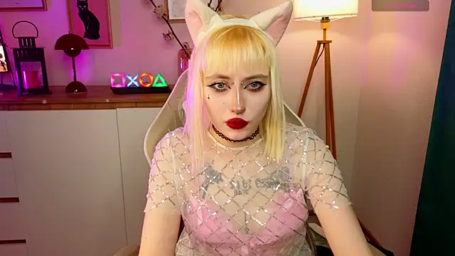 rraffaellka online show from 04-28-26, 10:04