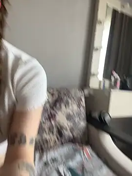 DivaAurum online show from 04-23-26, 01:13