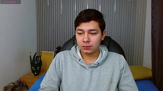 Julian Smith21 online show from 04-19-26, 04:12