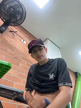 Snapshot of HarryGaze chatting on 03-07-26, 09:01 HarryGaze online show from 03-07-26, 09:01