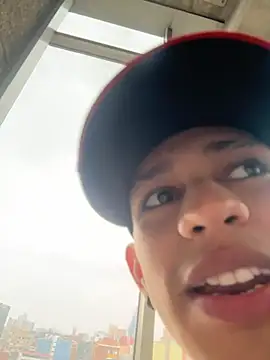 Snapshot of HarryGaze chatting on 03-24-26, 05:18 HarryGaze online show from 03-24-26, 05:18