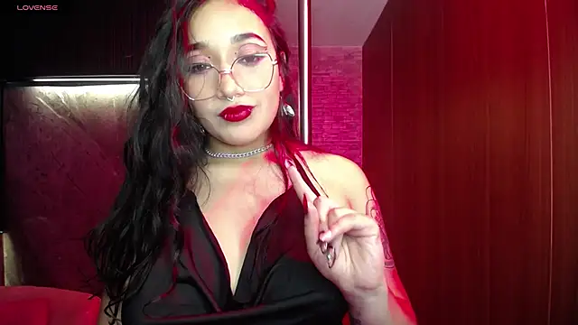 Snapshot of Aura_cute_ chatting on 03-22-26, 03:21 Aura cute online show from 03-22-26, 03:21