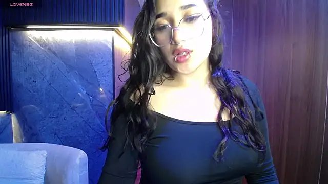 Snapshot of Aura_cute_ chatting on 03-27-26, 08:26 Aura cute online show from 03-27-26, 08:26