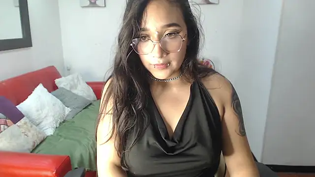 Snapshot of Aura_cute_ chatting on 04-02-26, 08:28 Aura cute online show from 04-02-26, 08:28