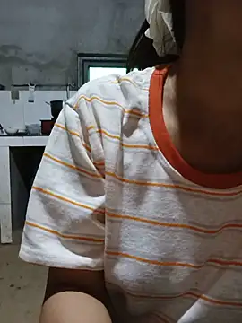 Snapshot of hd_love69 chatting on 05-21-26, 03:57 hd love69 online show from 05-21-26, 03:57