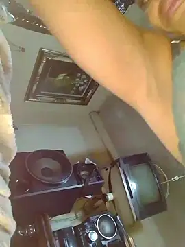 Cocolisiouss online show from 04-28-26, 08:14