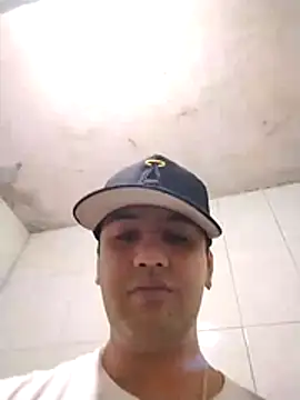 Snapshot of trox_memide21cm chatting on 07-04-26, 10:49 trox memide21cm online show from 07-04-26, 10:49