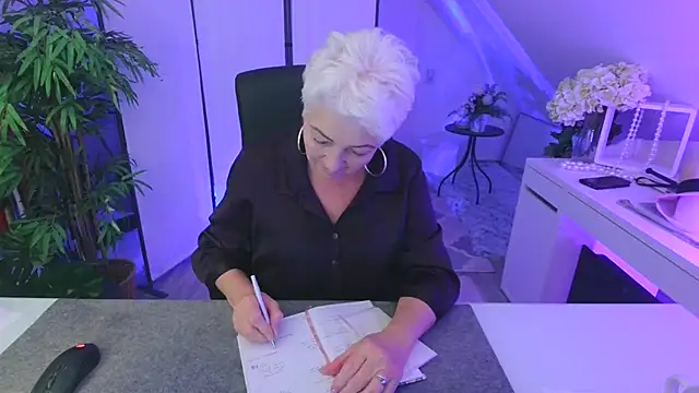 Snapshot of LovelyHelena chatting on 10-25-25, 07:16 LovelyHelena online show from 10-25-25, 07:16