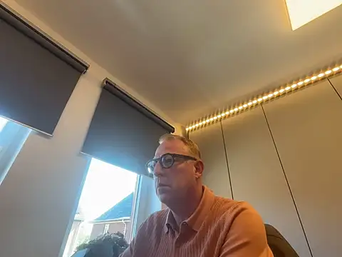 Red Spike71 online show from 04-24-26, 09:56