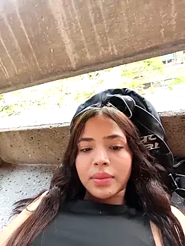 Sexy cloe outdoors online show from 02-25-26, 05:00