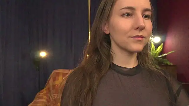 Snapshot of felynn chatting on 03-17-26, 02:05 felynn online show from 03-17-26, 02:05