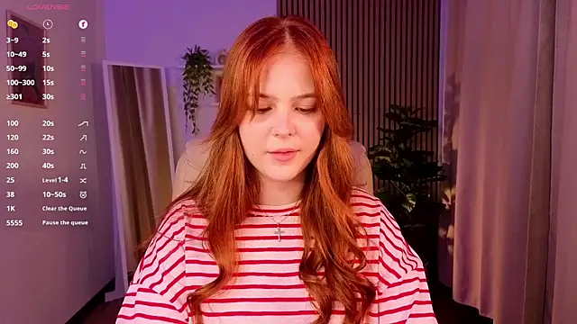 Snapshot of Elle_Funning chatting on 05-16-26, 12:07 Elle Funning online show from 05-16-26, 12:07