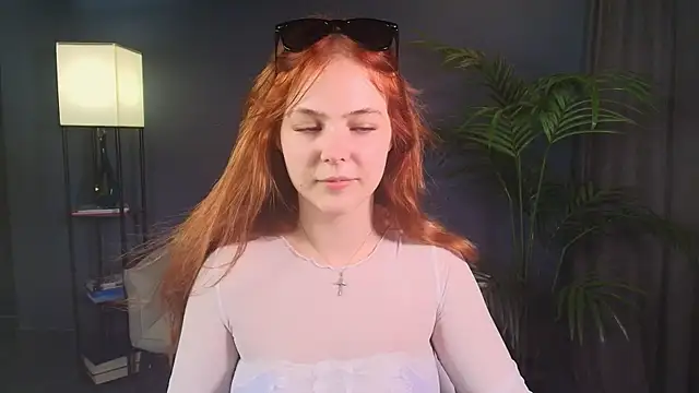 Elle Funning online show from 06-25-26, 03:27