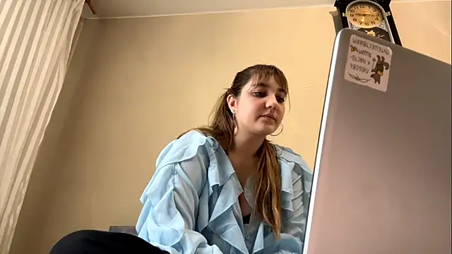 JanineThielman online show from 06-17-26, 01:01