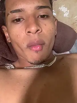 MoinhoO18 online show from 03-10-26, 05:29