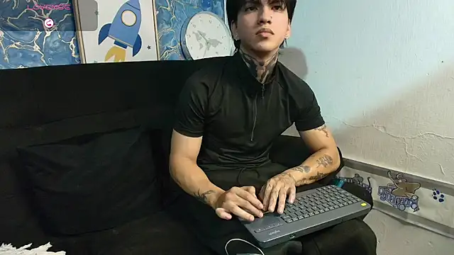 Snapshot of Tessarion_Black chatting on 05-27-26, 03:47 Tessarion Black online show from 05-27-26, 03:47