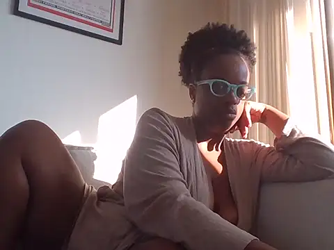 Snapshot of Writergurl69 chatting on 03-19-26, 02:43 Writergurl69 online show from 03-19-26, 02:43