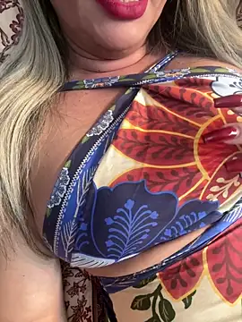 Nanda loiragostosa online show from 04-28-26, 09:20