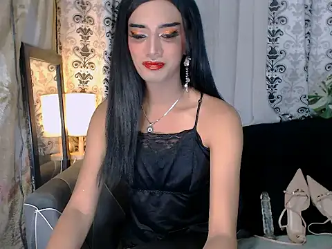 Queeny Cassandra online show from 07-22-26, 12:02