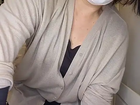 Snapshot of emi_chan_7 chatting on 05-16-26, 02:16 emi chan 7 online show from 05-16-26, 02:16