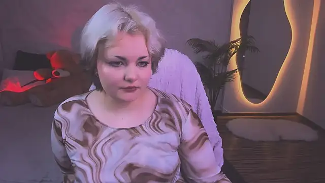 HwasaMoore online show from 03-04-26, 08:37