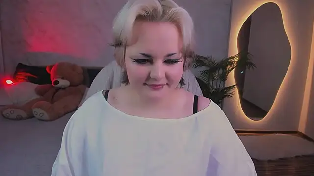 HwasaMoore online show from 03-06-26, 08:27