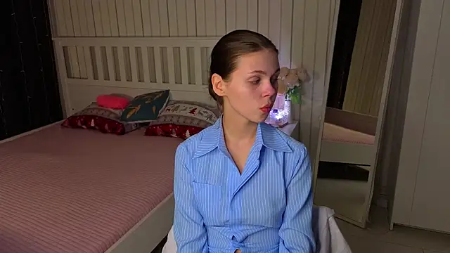 EarthaLevra online show from 03-26-26, 08:03