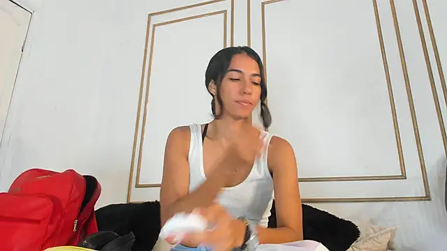 emily gaviria1 online show from 04-23-26, 12:15