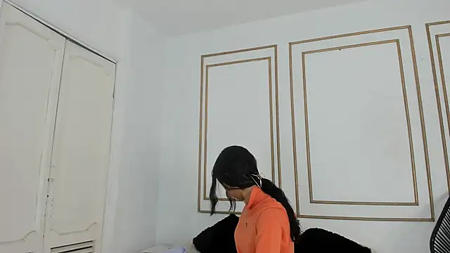 emily gaviria1 online show from 04-26-26, 12:14