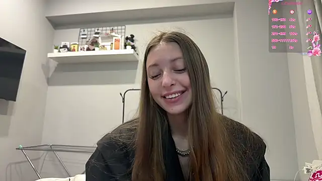 Snapshot of selena_favn chatting on 06-03-26, 02:14 selena favn online show from 06-03-26, 02:14