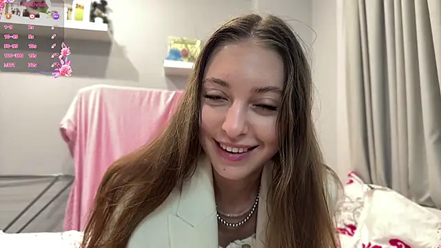 Snapshot of selena_favn chatting on 06-11-26, 02:22 selena favn online show from 06-11-26, 02:22