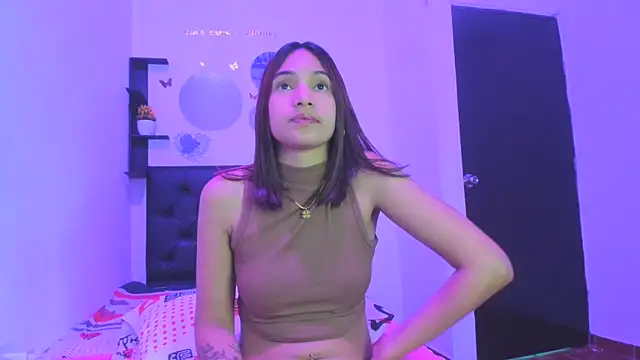 sapphire brown20 online show from 04-07-26, 12:33