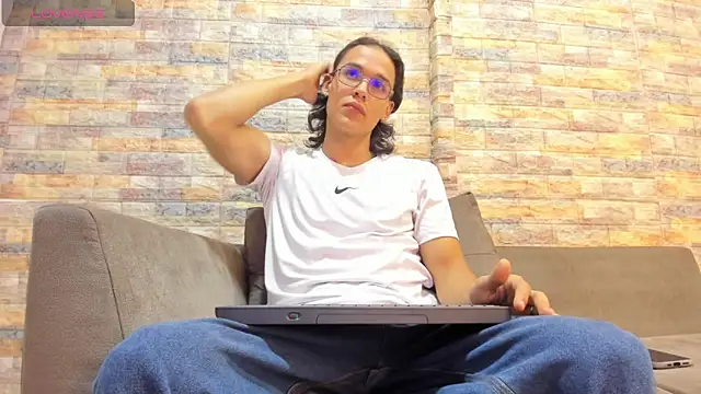 Snapshot of Noha_castellano chatting on 03-02-26, 01:29 Noha castellano online show from 03-02-26, 01:29