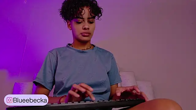 BeckaBlue online show from 05-01-26, 01:05