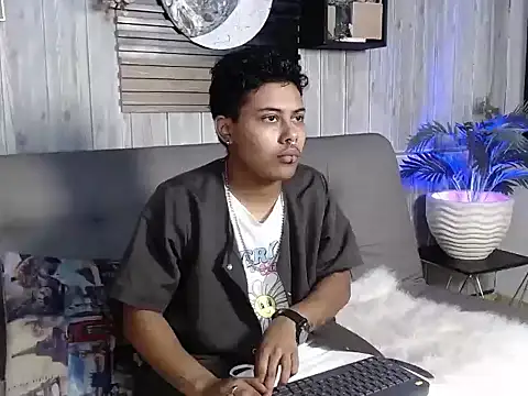 Noha  scott online show from 03-10-26, 02:11